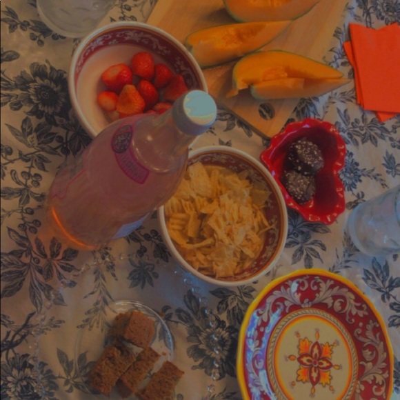 Meet your Posher, Madison - Picture 1 of 1